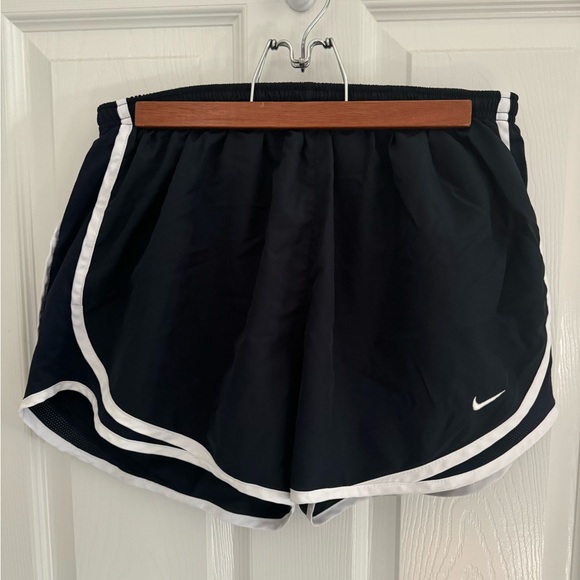 Nike Pants - Nike Women’s Tempo Dri-Fit Running Shorts | Navy Blue | Size L